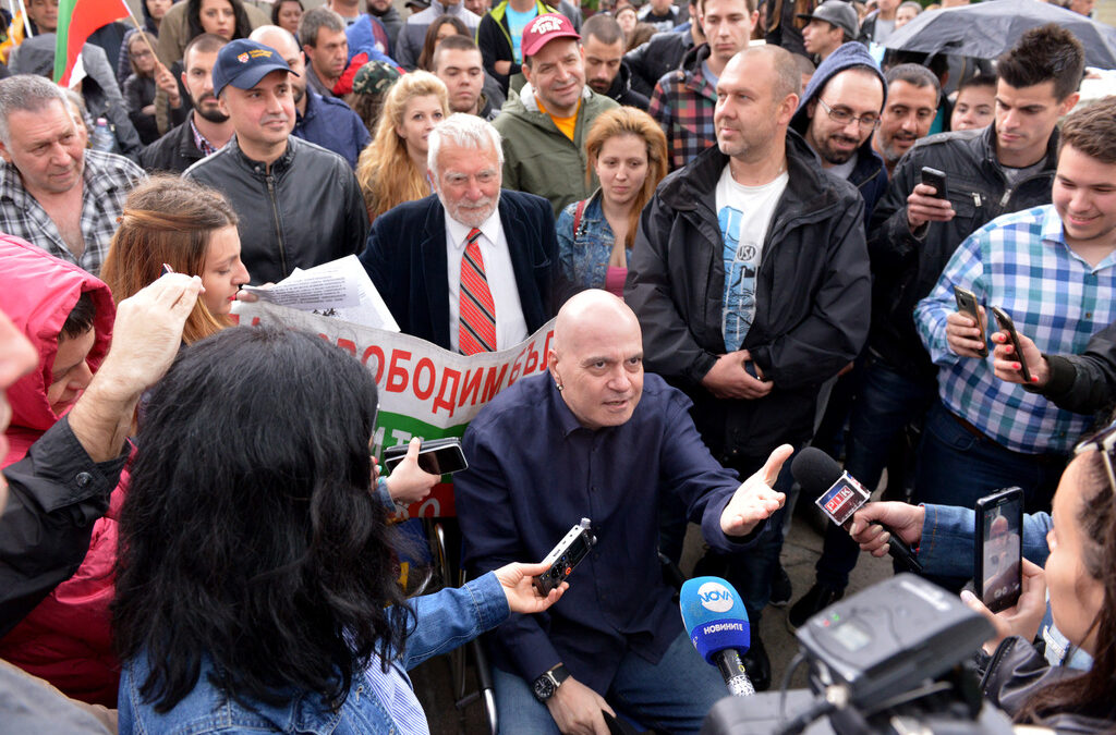 "Неговият електорат всъщност не иска нищо конкретно - иска екзистенциален реванш над политическата система въобще."