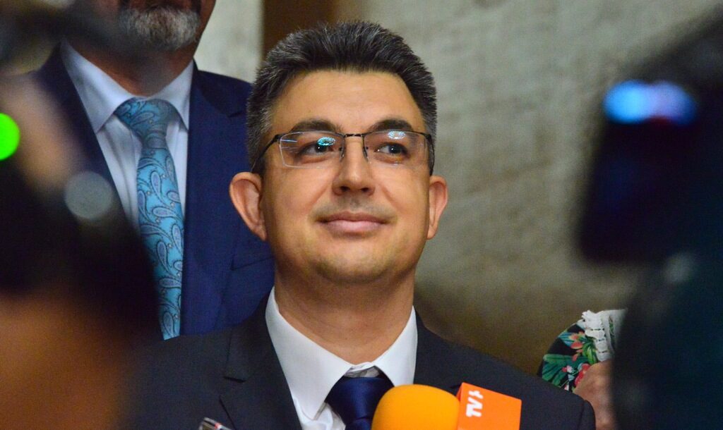 Пламен Николов