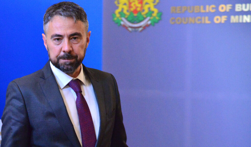 Енергетиката страда от чиновническото мислене на ръководителите, смята министър Живков