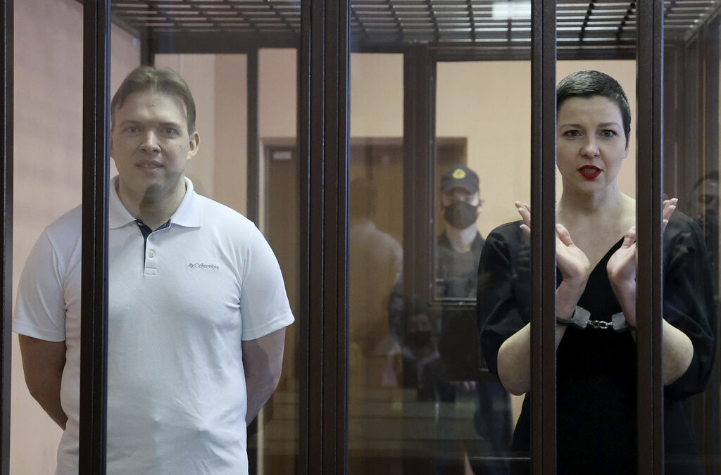 Максим Знак и Мария Колесникова при произнасяне на присъдата.