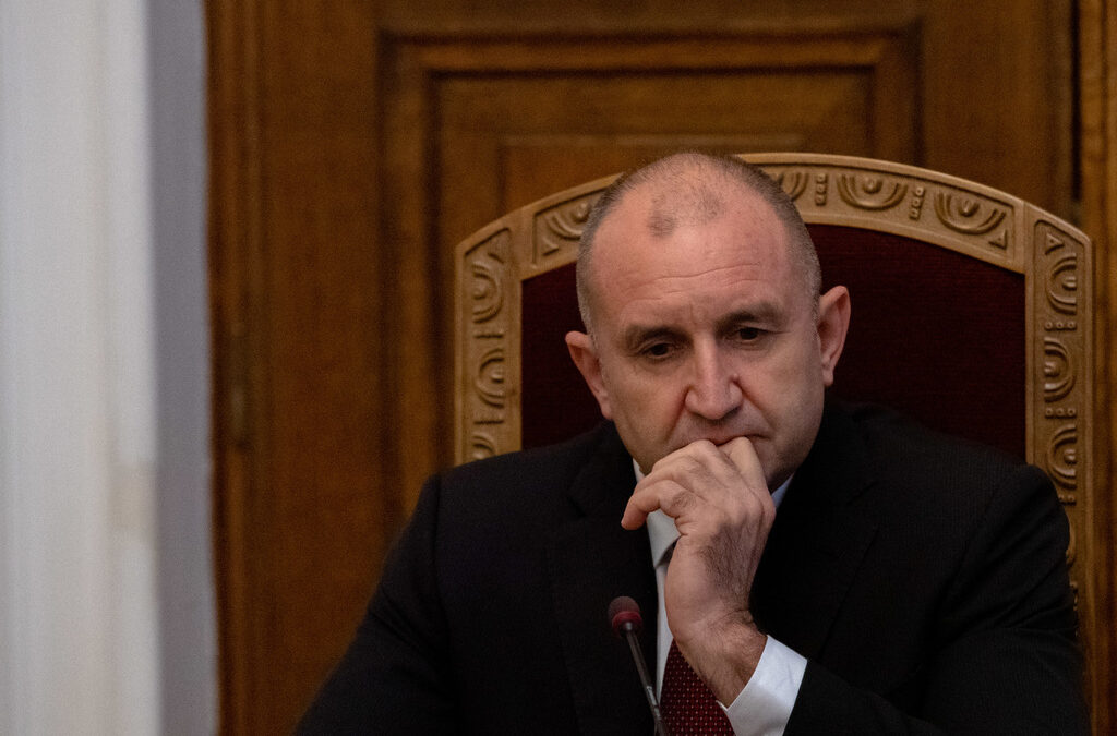 Политическото напрежение: Президентът прие аргументи за избори "2 в 1" (хронология)