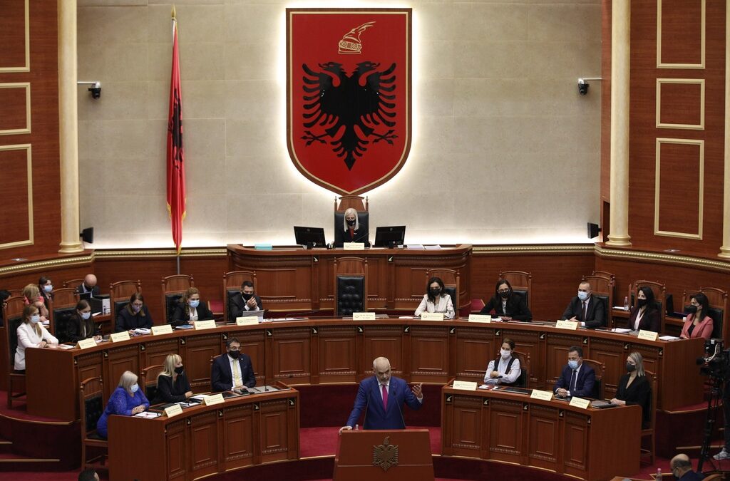 В Албания бе одобрено правителство с над 70% жени