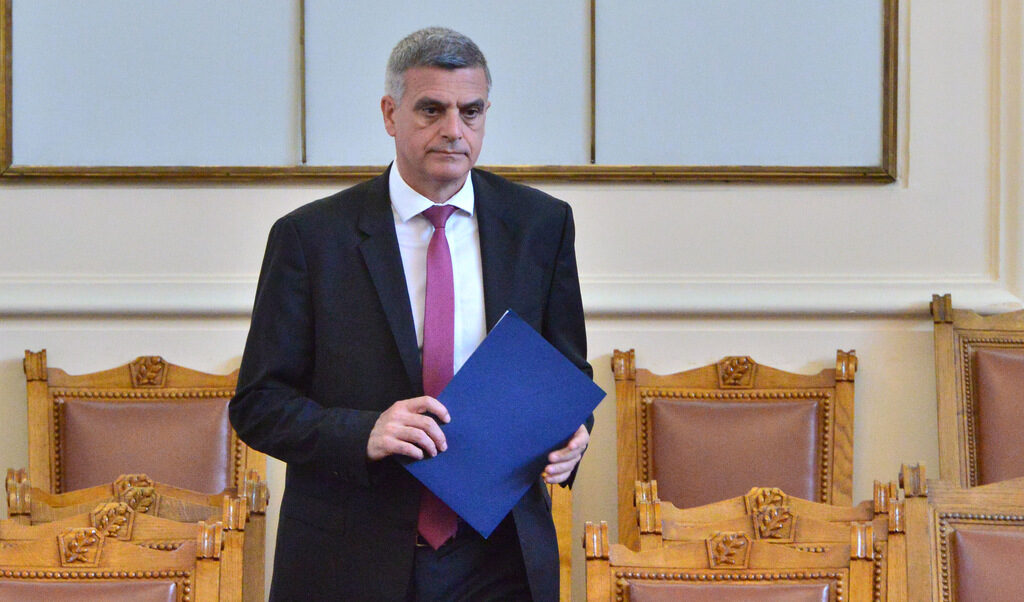Коронавирусът в България: правителството и бизнесът си дадоха 10 дни, за да търсят решения за туризма