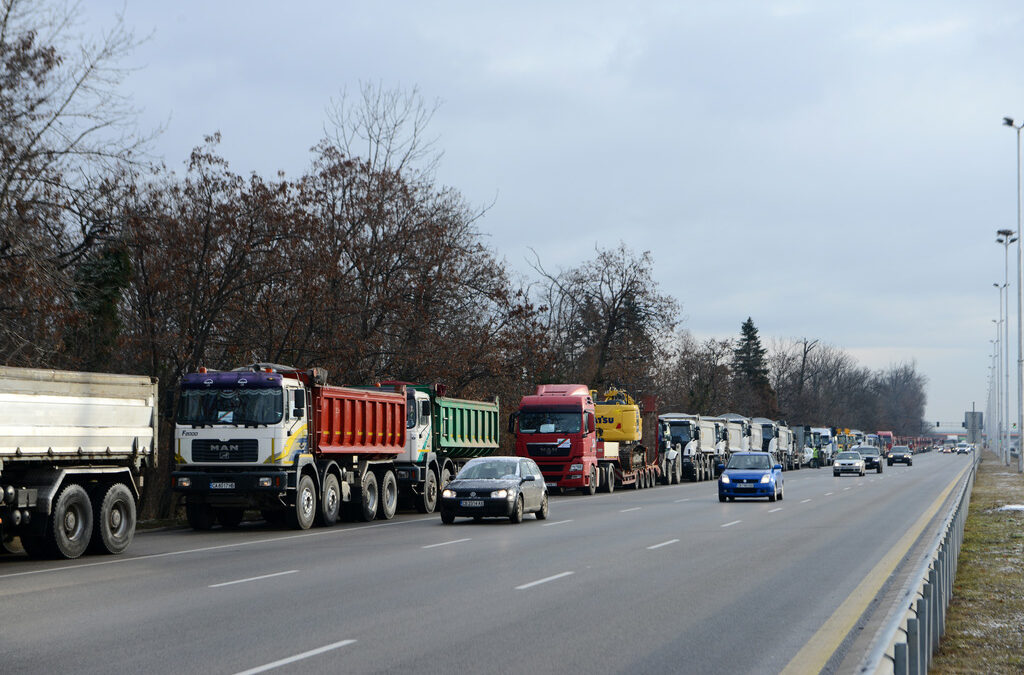 Политическото напрежение: Пътни строители излизат на протест, блокират 24 места в цялата страна