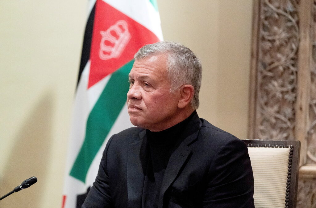 Как крал на арабска държава, разчитаща на помощи, натрупа имоти за $100 млн.