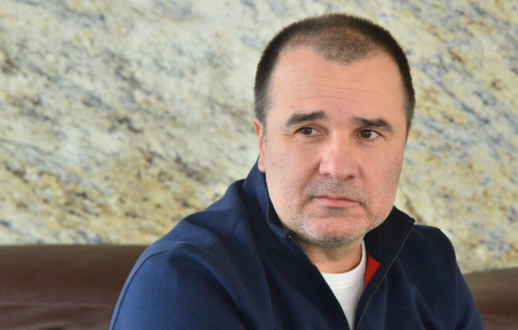 Цветомир Найденов обжалва включването в черния списък, който бе създаден с решение на Министерския съвет след санкциите по "Магнитски". Цветомир Найденов обжалва включването в черния списък, който бе създаден с решение на Министерския съвет след санкциите по "Магнитски".