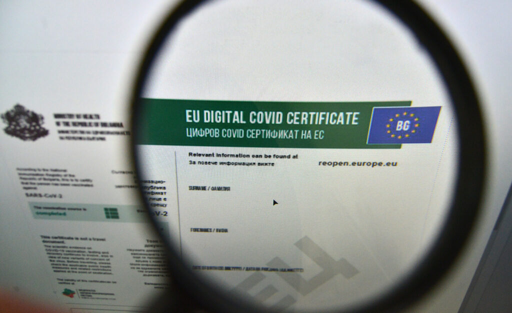 "Сертификат или нищо": От 21 октомври влизат в сила нови COVID мерки