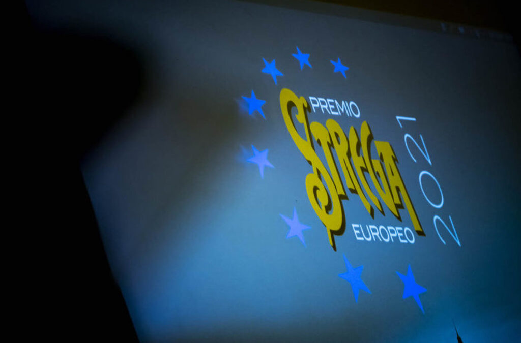 Есето е писано за финала на Premio Strega Europeo, чийто лауреат за 2021 година е Георги Господинов с романа "Времеубежище"