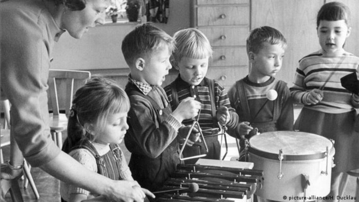 ФРГ: детска градина през 1961 г. ФРГ: детска градина през 1961 г.
