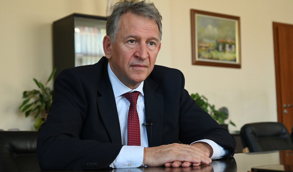 Д-р Стойчо Кацаров. Снимката е архивна