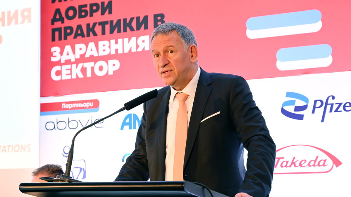 Мерките дадоха резултат, не се налага затваряне, обяви здравният министър (обновена)