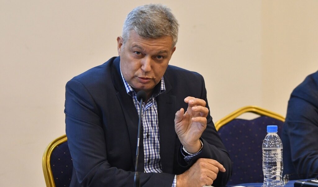 Петър Петров