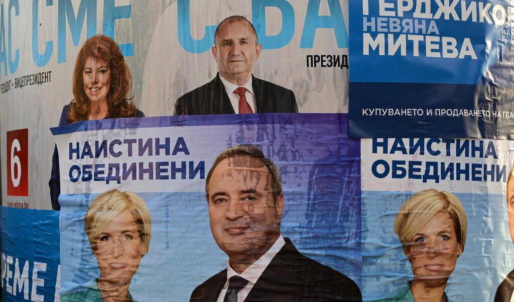 Не избираме личност на годината, а президент. С други думи чрез личностите избираме политическа позиция. Не избираме личност на годината, а президент. С други думи чрез личностите избираме политическа позиция.