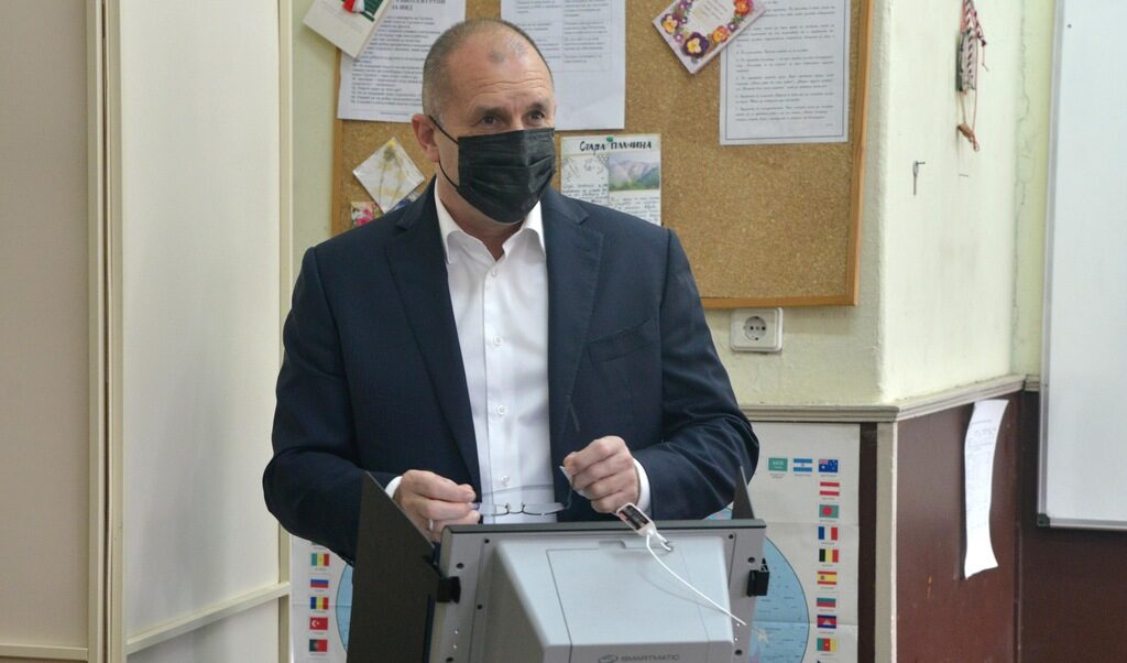 Преизбирането на Румен Радев със сигурност ще насърчи преговорите за съставяне на правителство, защото ще влее известен оптимизъм сред участниците.