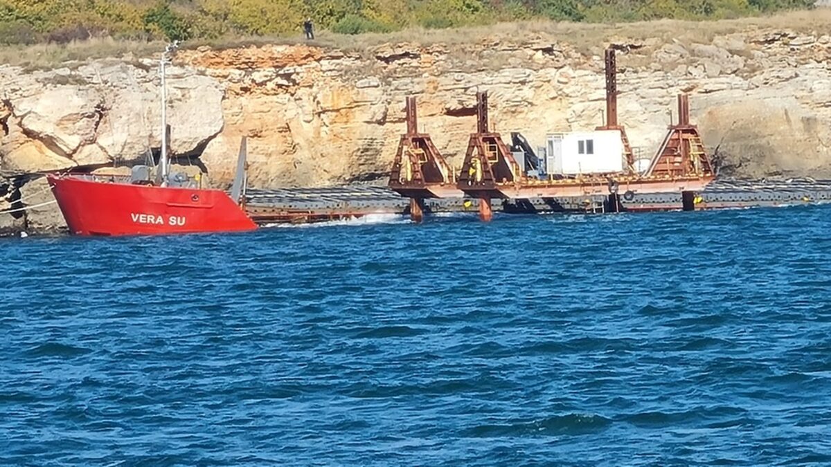 Държавата планира да ремонтира и продаде на търг кораба "Вера Су" Държавата планира да ремонтира и продаде на търг кораба "Вера Су"