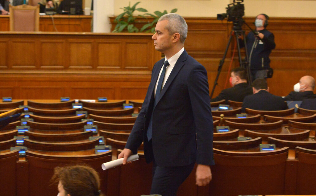 Костадин Костадинов поискал да се откаже от имунитета си Костадин Костадинов поискал да се откаже от имунитета си