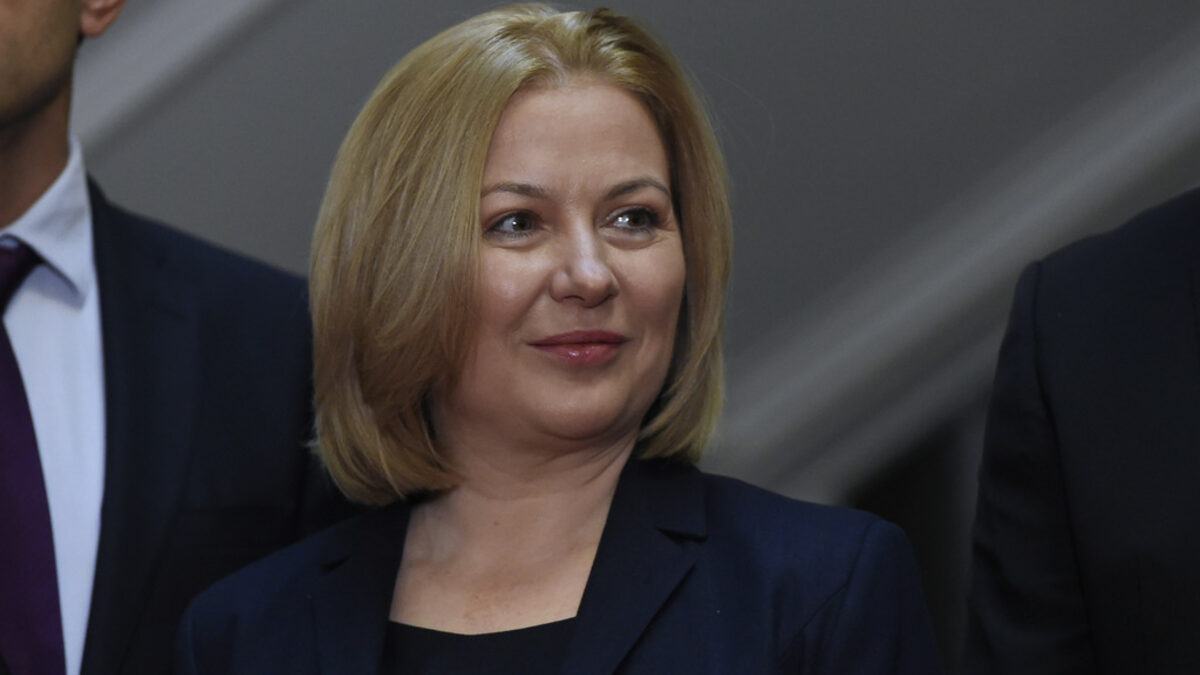 Надежда Йорданова от "Демократична България" е новият министър на правосъдието в коалиционното правителство.