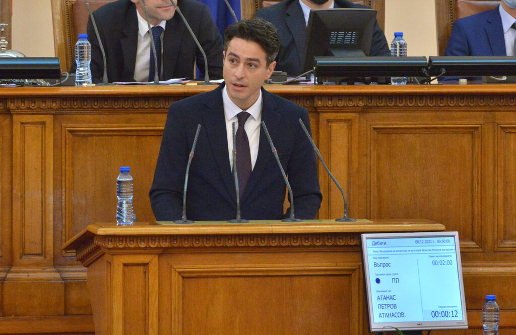 Новизбраният министър на културата Атанас Атанасов обяви създаването на Стратегия за кутурата за приоритет. Новизбраният министър на културата Атанас Атанасов обяви създаването на Стратегия за кутурата за приоритет.