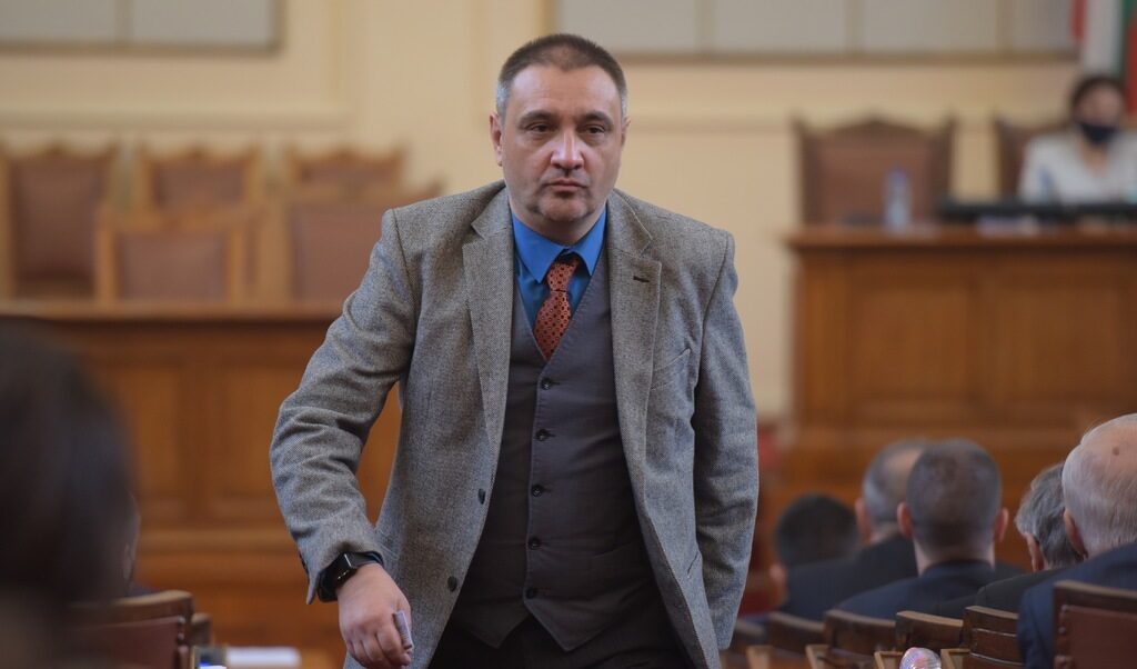 "Има такъв народ" не иска да напуска коалицията, а дебат за COVID сертификат за администрацията "Има такъв народ" не иска да напуска коалицията, а дебат за COVID сертификат за администрацията