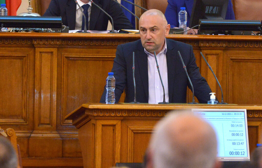 Парламентът окончателно реши и през 2022 г. ДДС за ресторанти, хотели, бебешки стоки и книги да е 9%