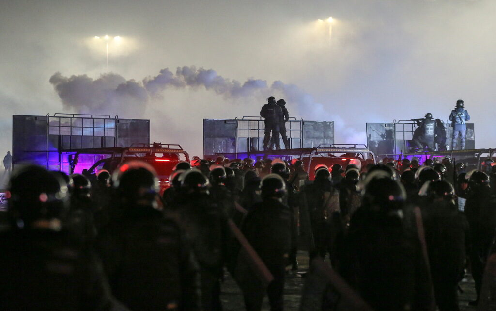 Какво стои зад размириците в богатия на петрол Казахстан Какво стои зад размириците в богатия на петрол Казахстан