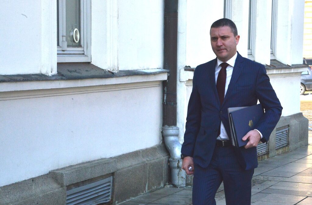 Бившият министър на финансите Владислав Горанов е бил извикан на разпит в полицията.