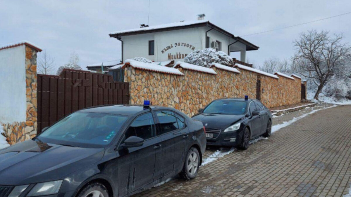 Антикорупционната комисия е започнала проверка в община Луковит.