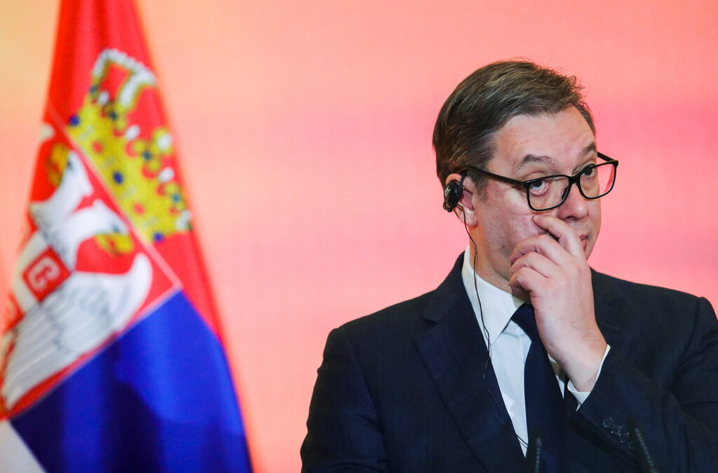 Сръбският президент Александър Вучич изненада мнозина, след като сам съобщи резултатите вместо Централната избирателна комисия. Сръбският президент Александър Вучич изненада мнозина, след като сам съобщи резултатите вместо Централната избирателна комисия.