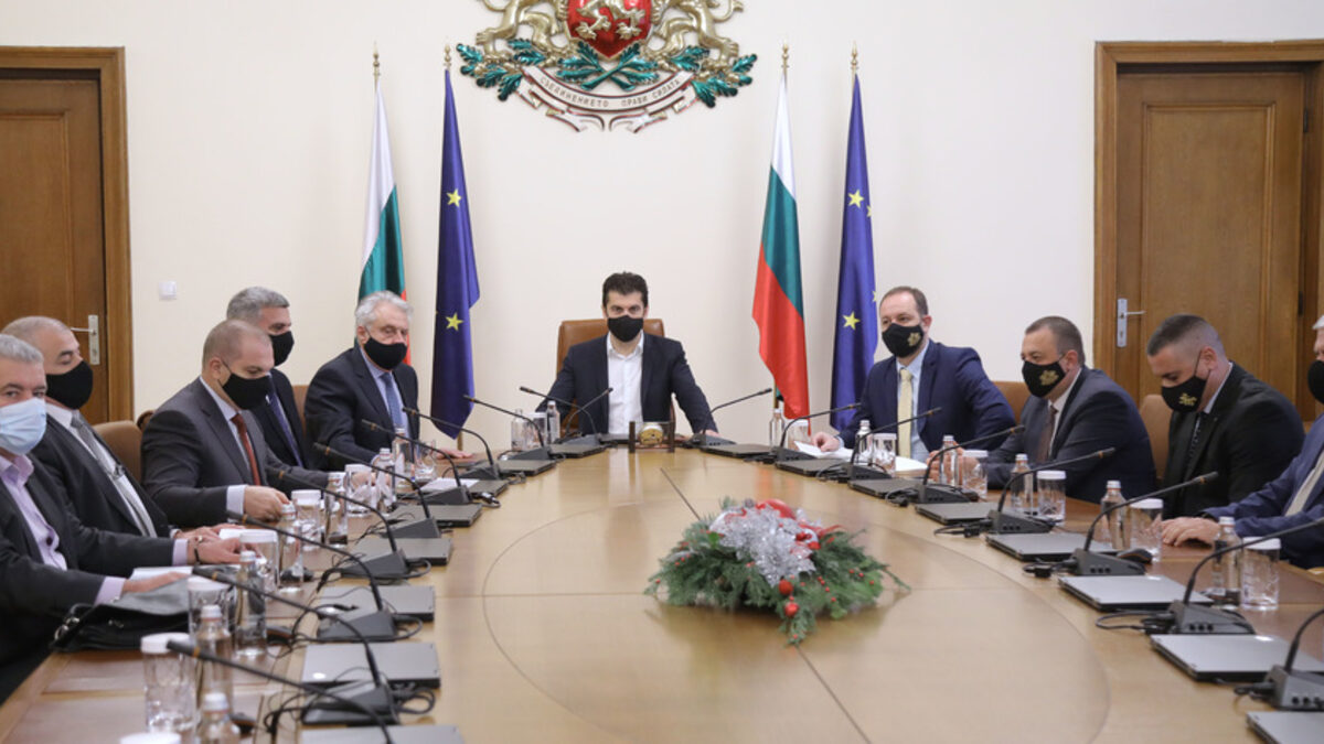 Решението за назначението на областните управители е прието неприсъствено.