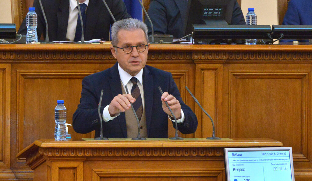 Йордан Цонев представи днес пред медиите двата законопроекта.