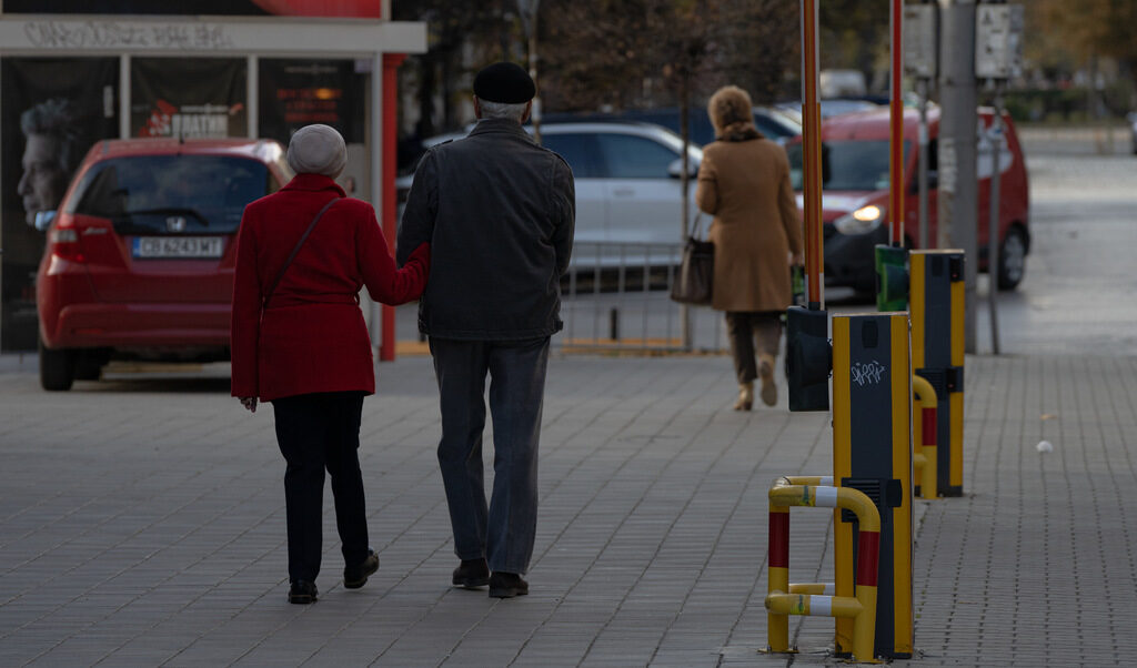 Смъртните случаи през последното тримесечие на 2021 г. се увеличават с 50% спрямо предходното Смъртните случаи през последното тримесечие на 2021 г. се увеличават с 50% спрямо предходното
