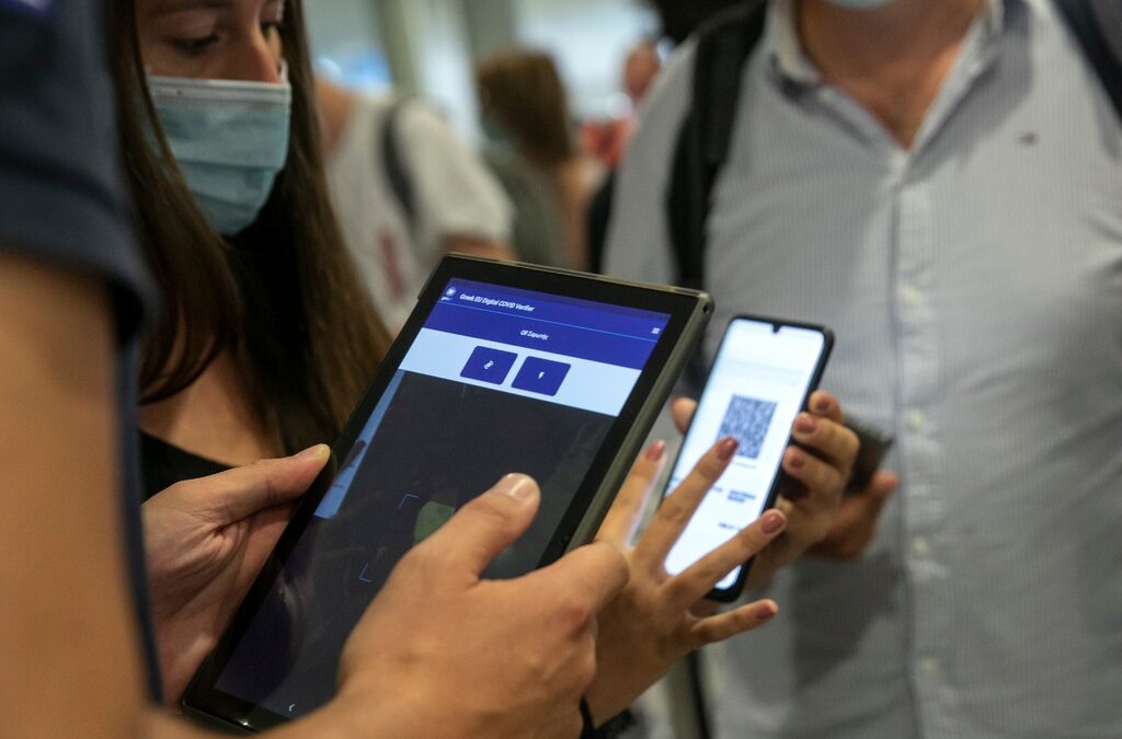 Как ще пътуваме: Нови правила за COVID сертификатите в ЕС от 1 февруари Как ще пътуваме: Нови правила за COVID сертификатите в ЕС от 1 февруари