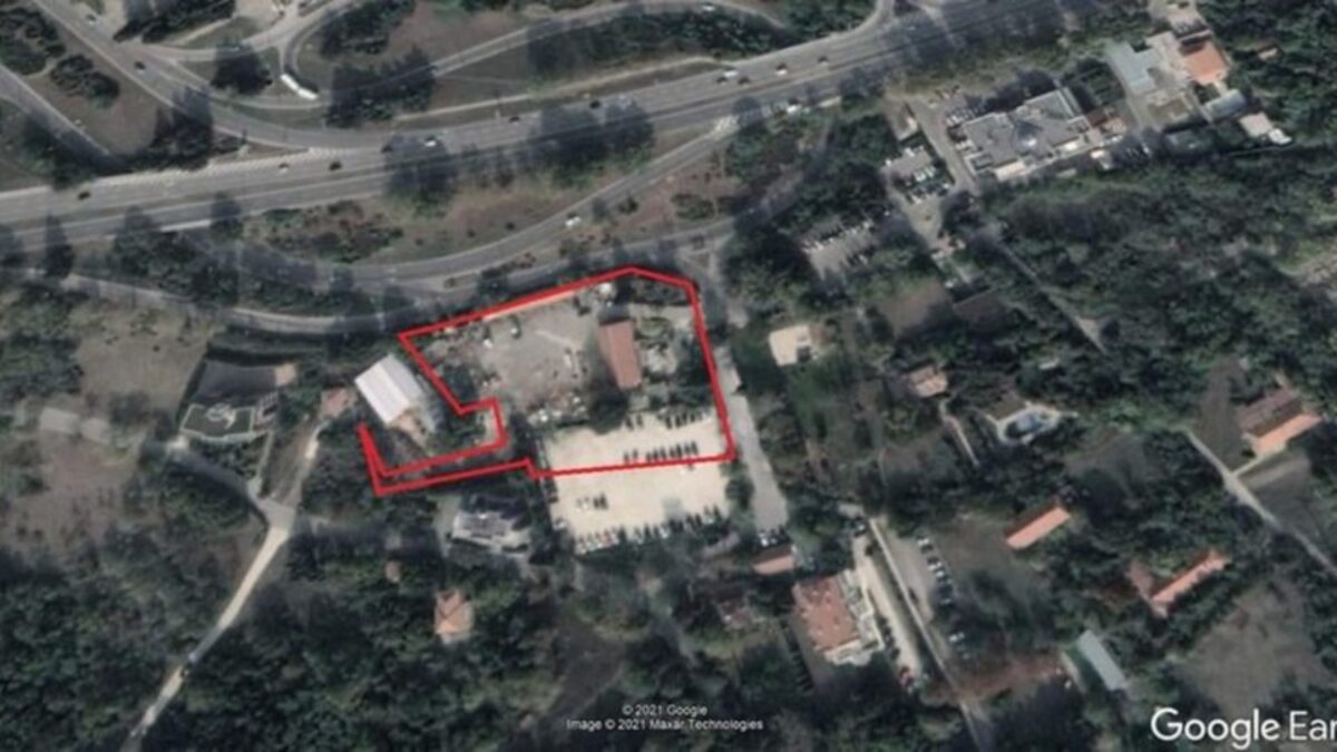 Теренът във варненската Морска градина, продаден от бившия областен управител Стоян Пасев за малко над 708 хил. лв., или под 120 лв. на кв.м. Теренът във варненската Морска градина, продаден от бившия областен управител Стоян Пасев за малко над 708 хил. лв., или под 120 лв. на кв.м.