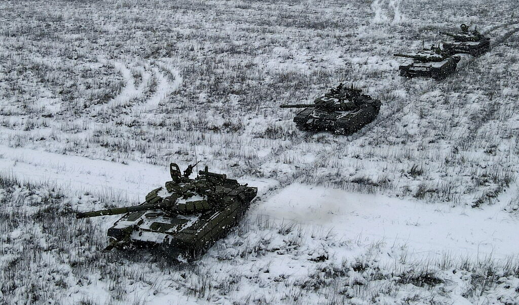 Учения на танкови части на руската армия в района на Ростов.