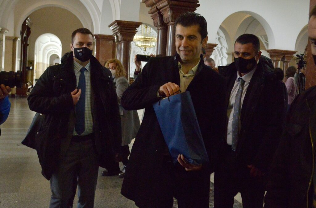 Кирил Петков смята, че прокуратурата си прави пиар, като го вика на разпит