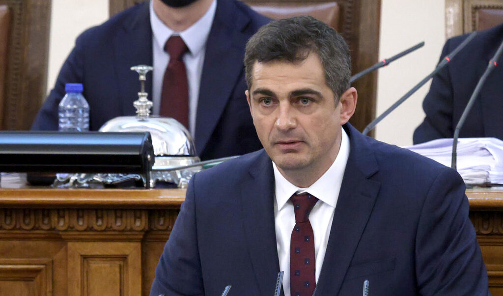 Станислав Тодоров бе избран за председател на КЕВР. Станислав Тодоров бе избран за председател на КЕВР.