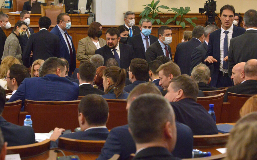 Депутатите ограничиха достъпа до лични данни в регистъра БУЛСТАТ
