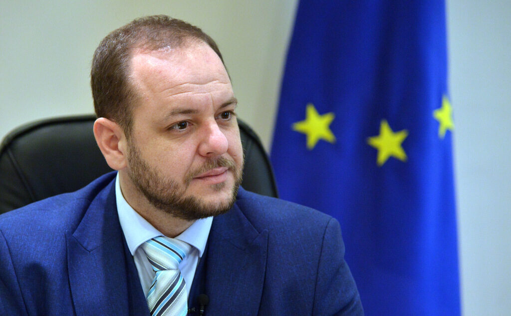 Борислав Сандов