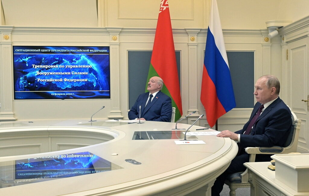 Беларус удължи заради Украйна военните учения с Русия, които трябваше да приключат днес