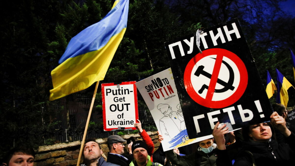 Украйна обяви извънредно положение за месец