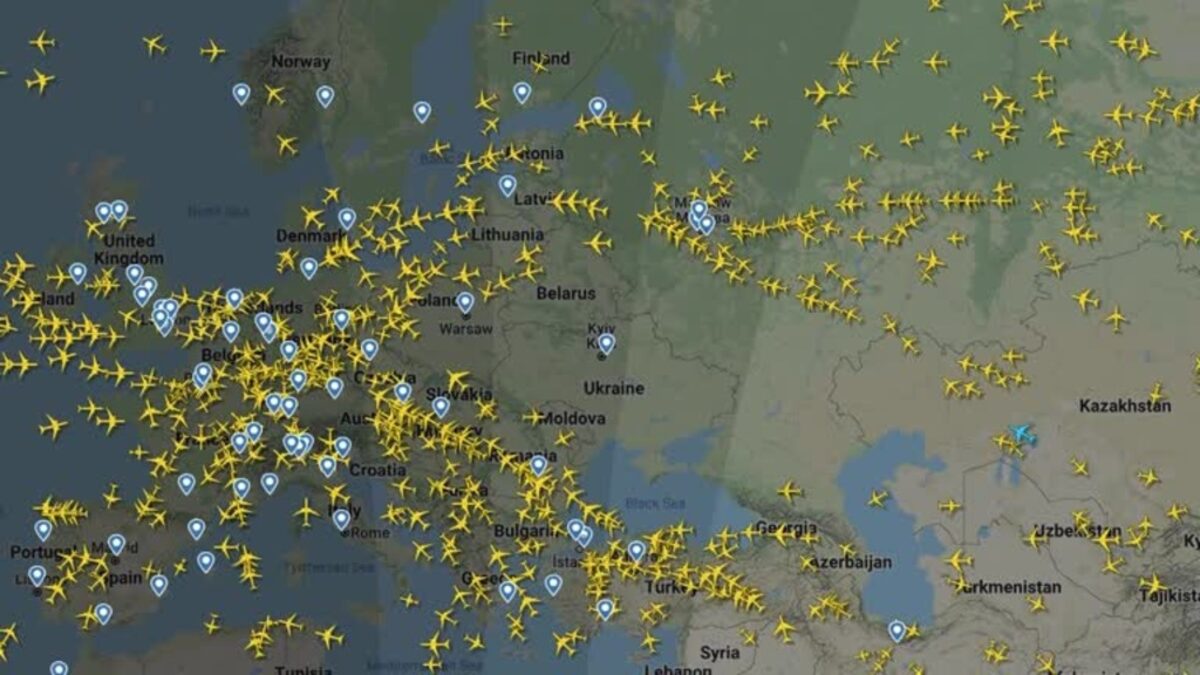 Освен над Украйна според FlightRadar24 самолети не летят и към Ростов на Дон, Воронеж, Краснодар, Симферопол, Анапа, Сочи, Волгоград и други Освен над Украйна според FlightRadar24 самолети не летят и към Ростов на Дон, Воронеж, Краснодар, Симферопол, Анапа, Сочи, Волгоград и други