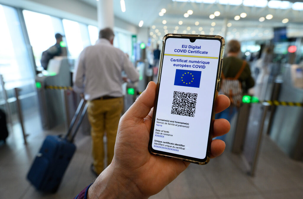 COVID сертификатите в Гърция ще важат вече 9 месеца