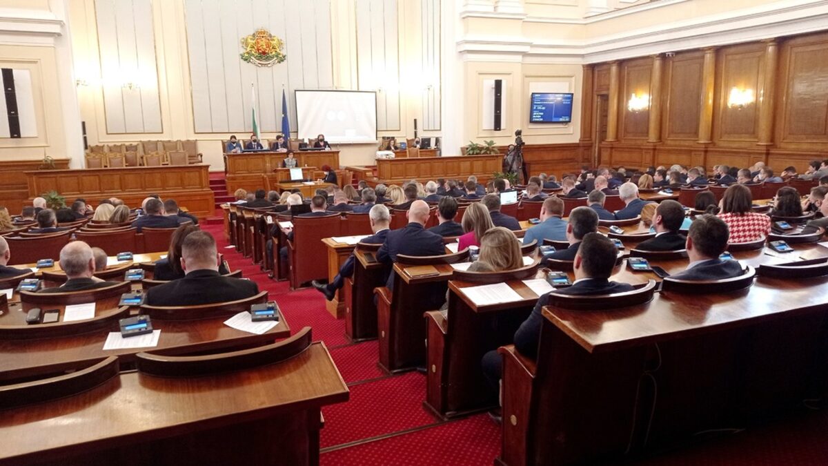 Ново мнозинство проби липсата на готовност на управляващите да изберат управител на БНБ