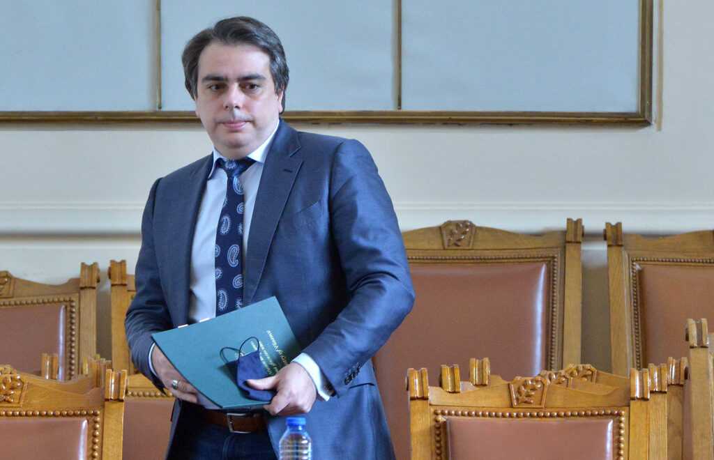 Асен Василев: Вече се работи по алтернатива за изтичащия договор с "Газпром"