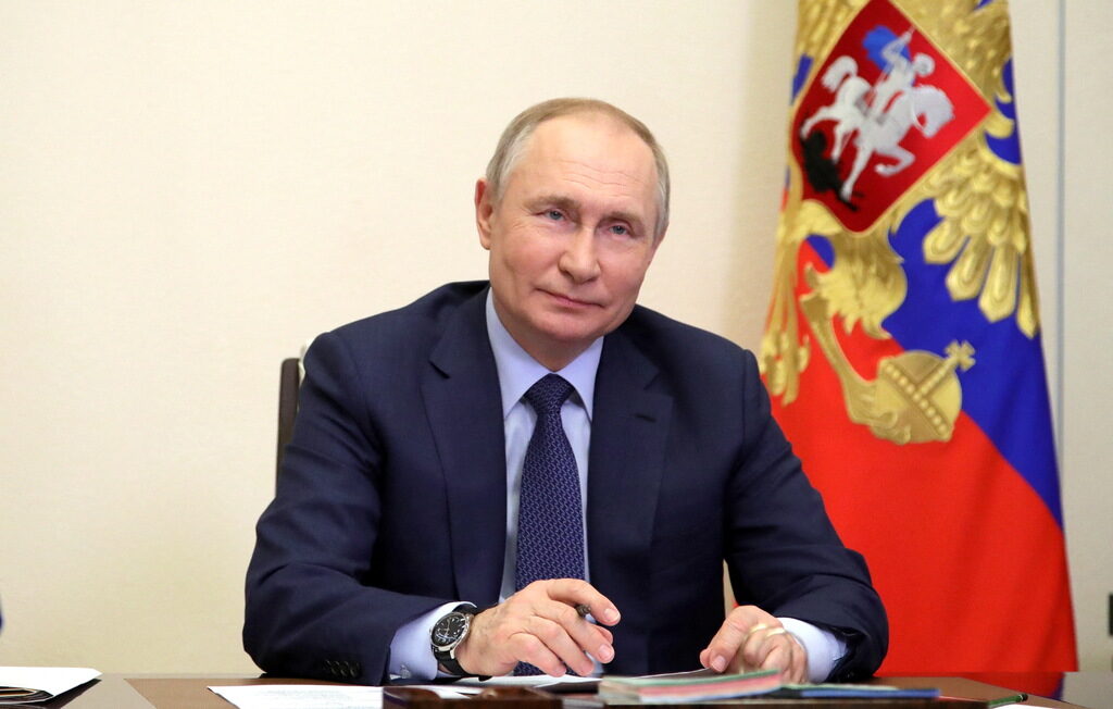Предозиране: Според Путин Западът постъпва с Русия като с Джоан Роулинг