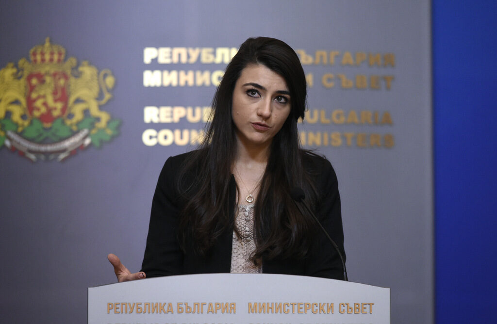 Лена Бориславова: Засега няма установени руски парични потоци в Gemcorp