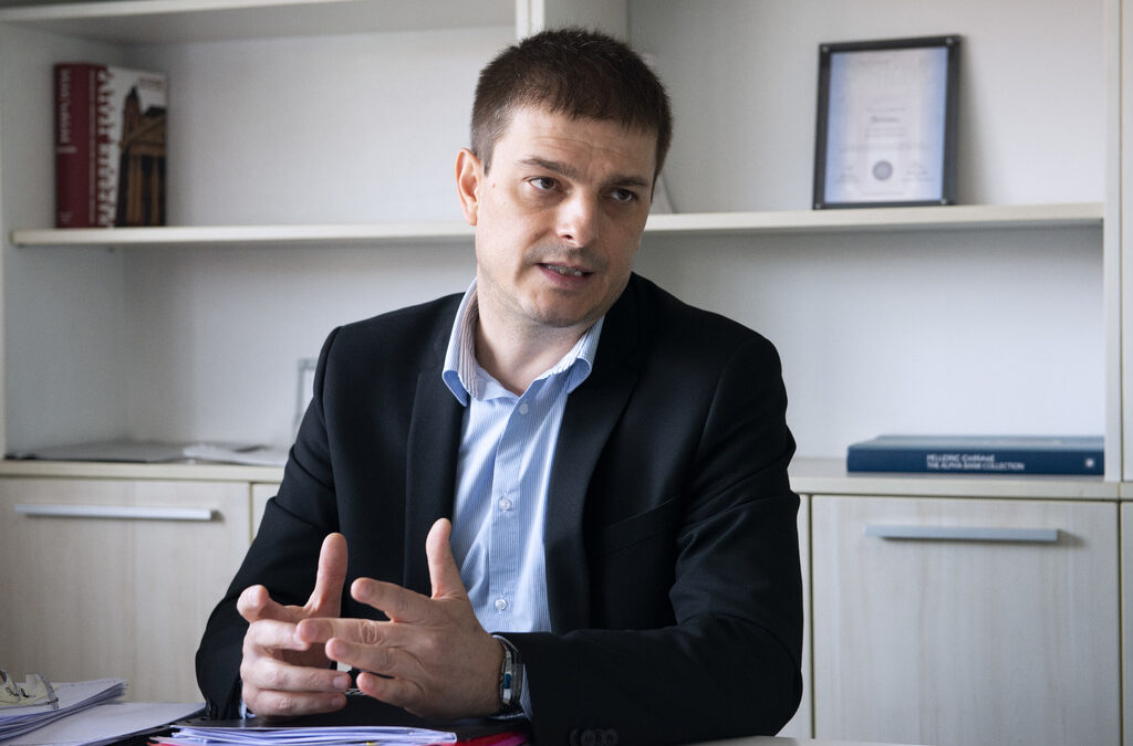 Директорът на "Кинтекс" отрича да е извършил нарушения и да е в конфликт на интереси
