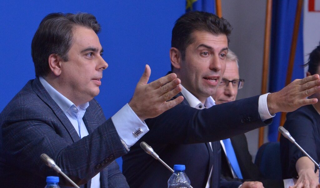 От спокойствие до контраатака: как властта отговори на спирането на руския газ