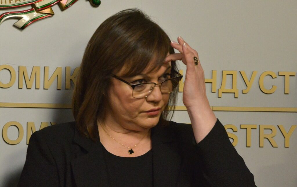 Нинова иска възстановяване на доставките от "Газпром" и замразяване на цената на газа