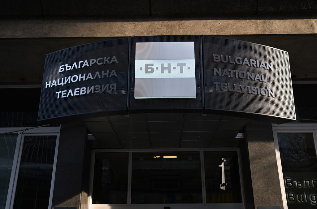 Двама нови водещи ще представят новините на БНТ сутрин и през почивните дни